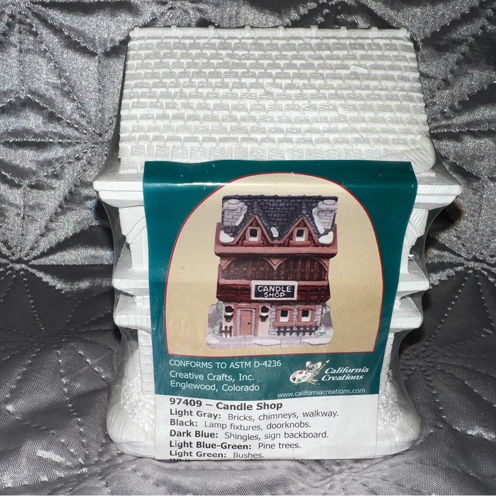 California Creations Christmas Candle Shop Model 97409 Unpainted NEW